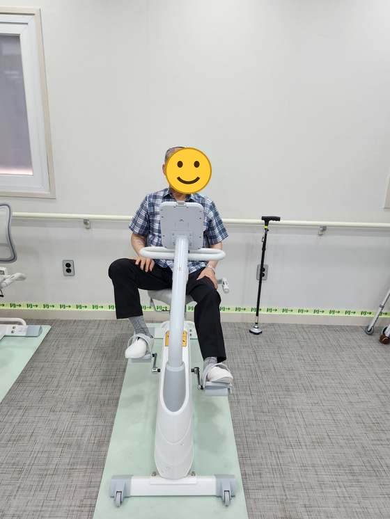 D 어르신 센터 활동 모습